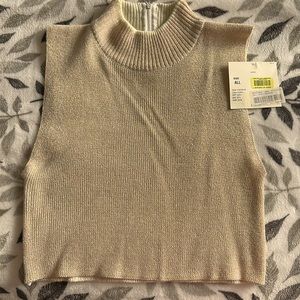 Super cute ladies, metallic thread, crop top